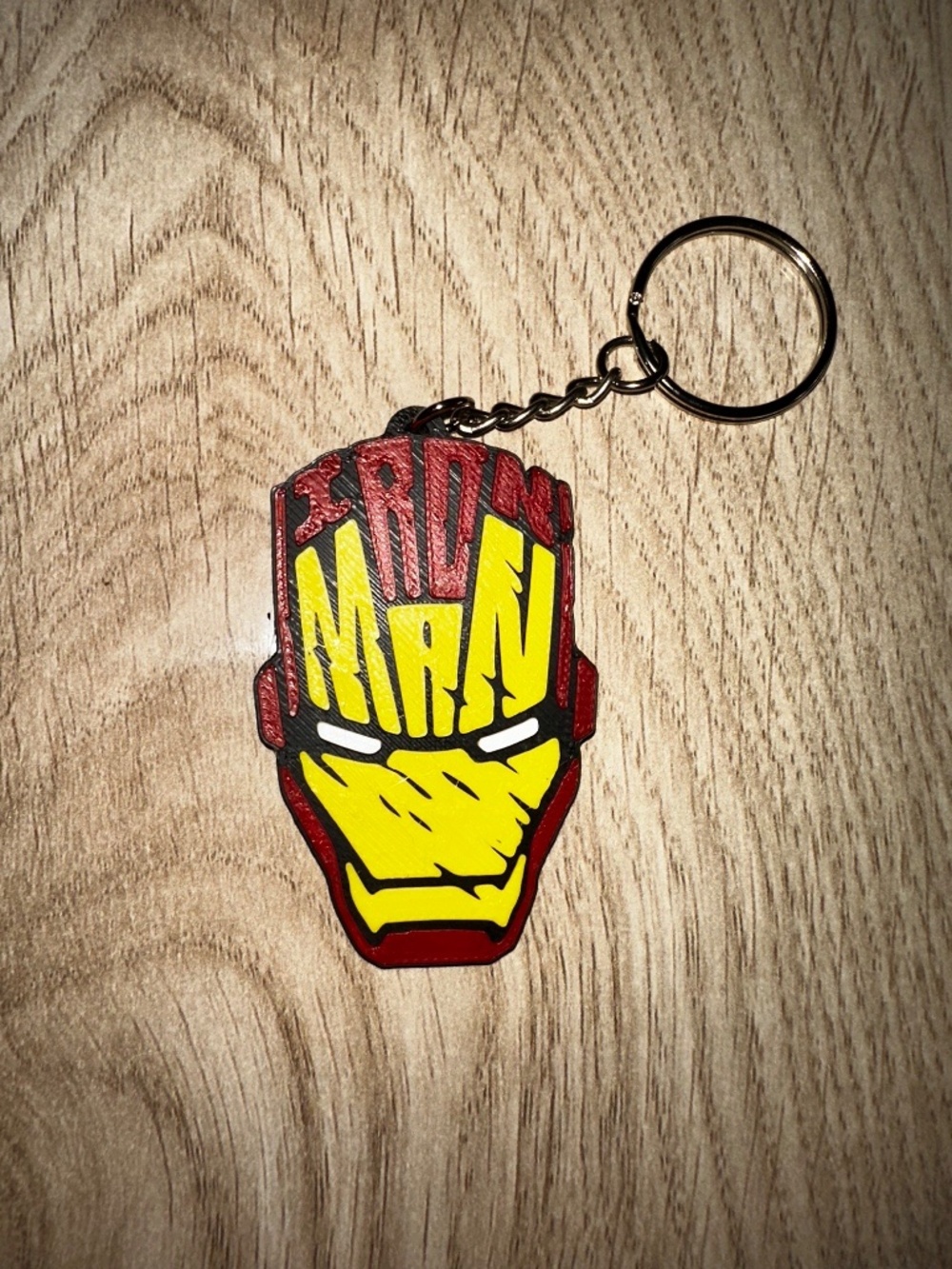 Red and Gold Armor Helmet Keychain – 3D Printed Sci-Fi Tech Hero Mask Key Ring
